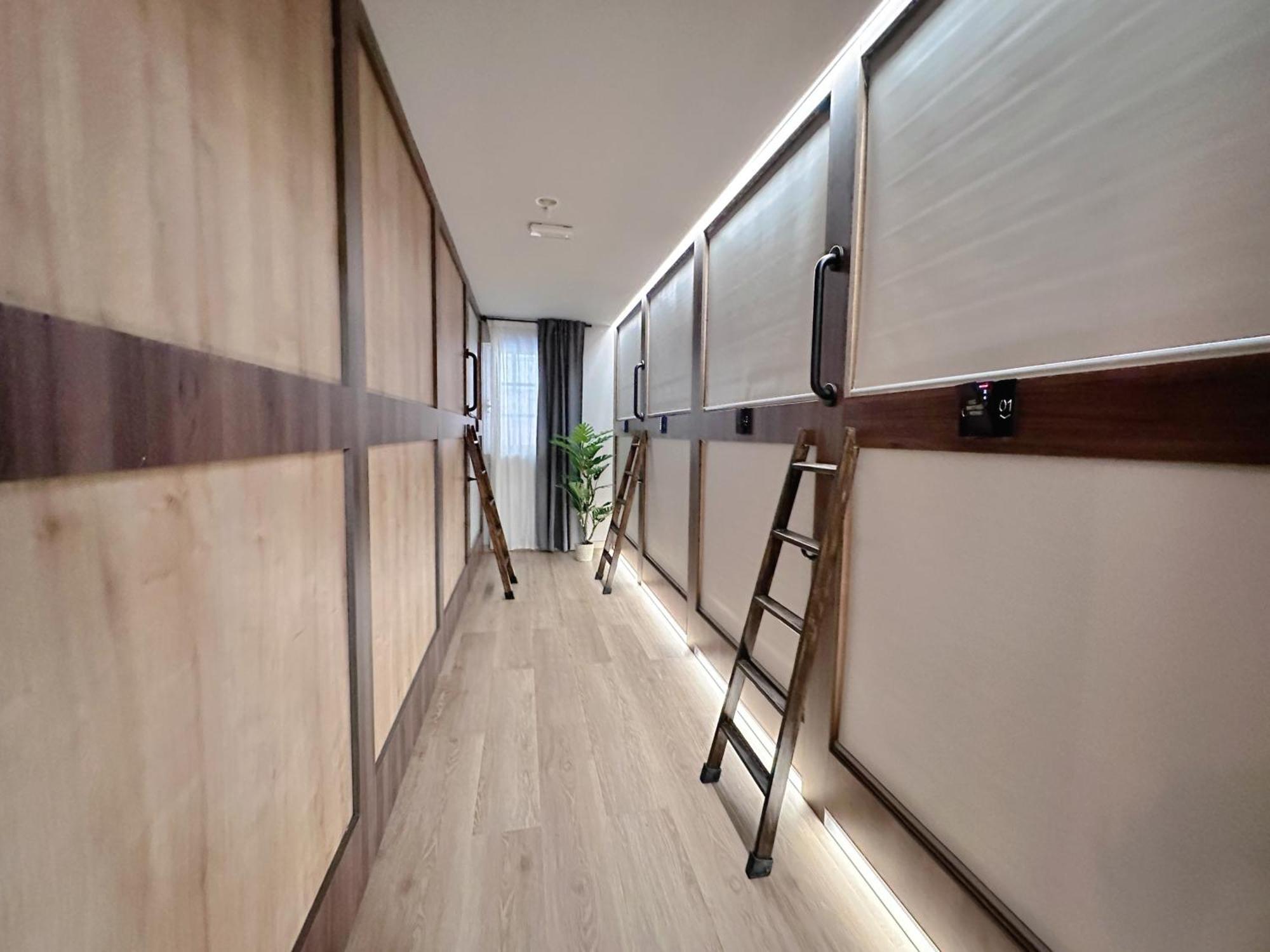 The Pod Suite Hostel Blasco Walencja Zewnętrze zdjęcie